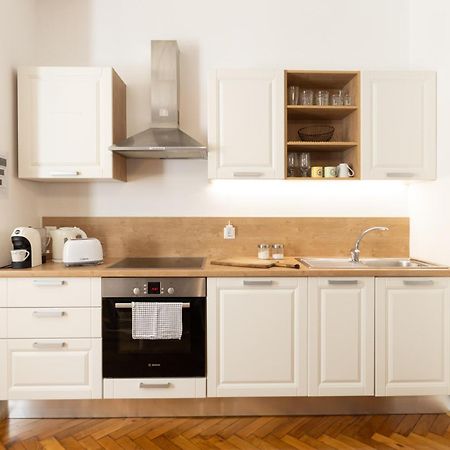 Codelli Deluxe City Centre Apartments Lubiana Esterno foto