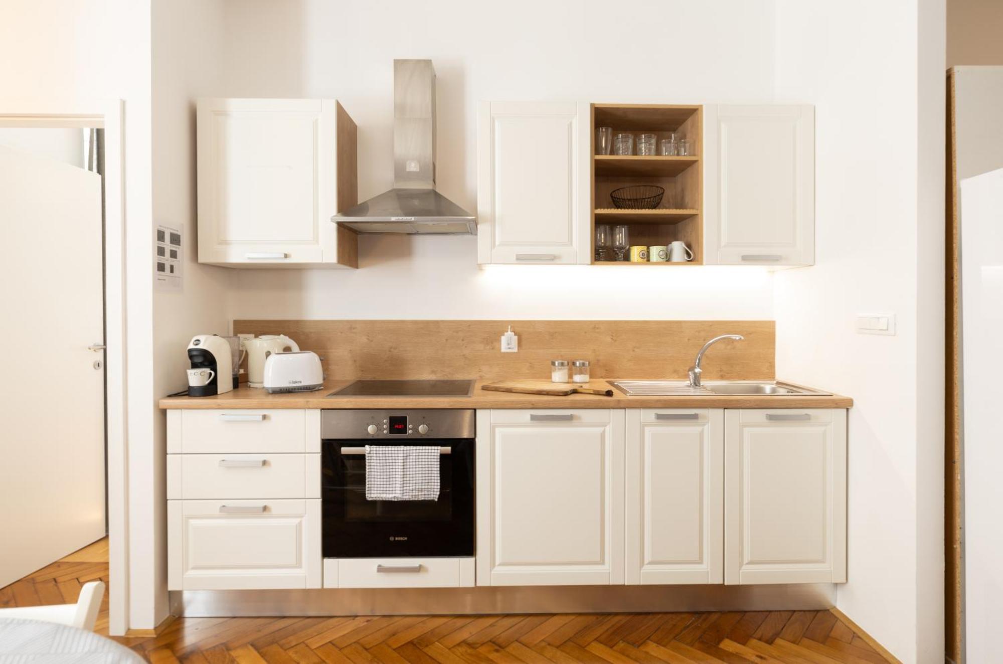Codelli Deluxe City Centre Apartments Lubiana Esterno foto