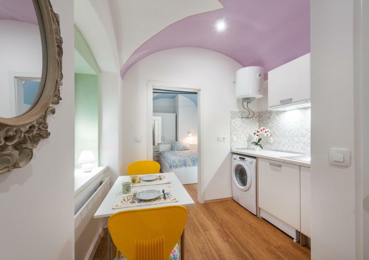 Codelli Deluxe City Centre Apartments Lubiana Esterno foto